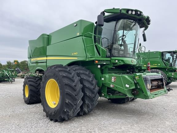Image of John Deere S790 equipment image 1