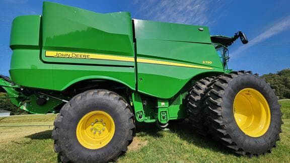 Image of John Deere S790 equipment image 2