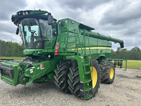 2023 John Deere S790 Equipment Image0
