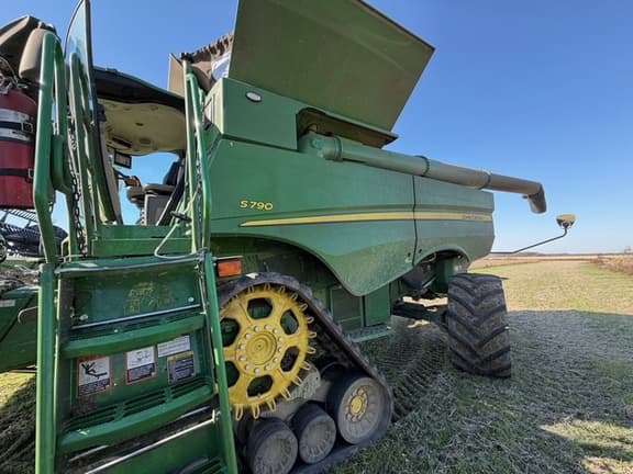 Image of John Deere S790 Primary image