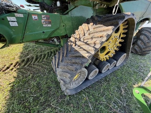 Image of John Deere S790 equipment image 4