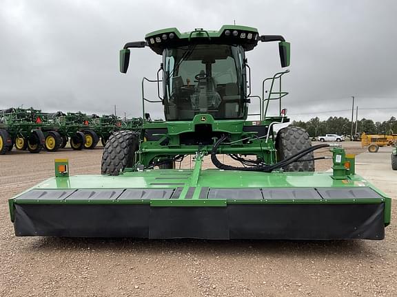 Image of John Deere W235 equipment image 1