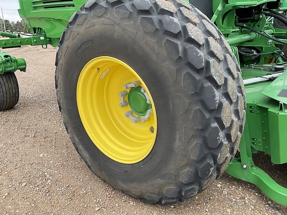 Image of John Deere W235 equipment image 3