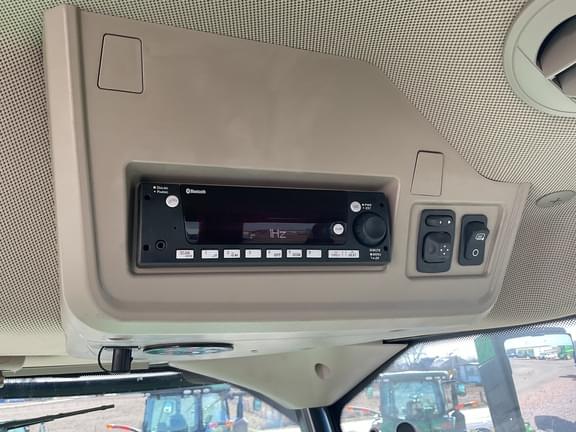 Image of John Deere W235R equipment image 4