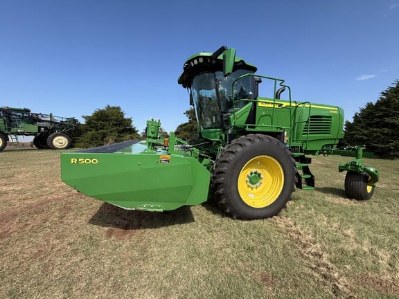2023 John Deere W235R Equipment Image0