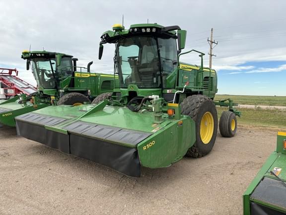 Image of John Deere W235R equipment image 3