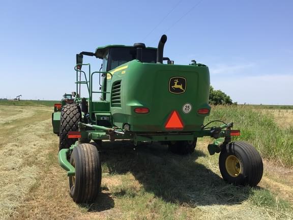 Image of John Deere W235R equipment image 3