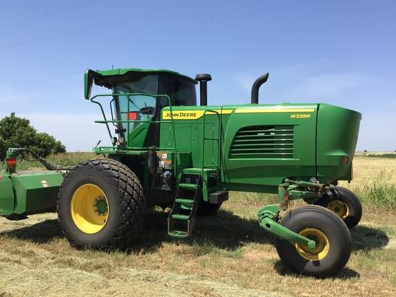 Image of John Deere W235R Primary image
