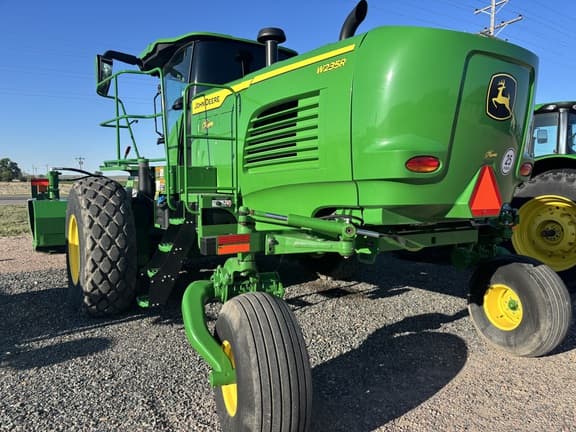 Image of John Deere W235R equipment image 2