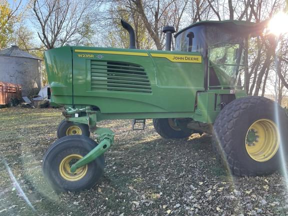 Image of John Deere W235R equipment image 1