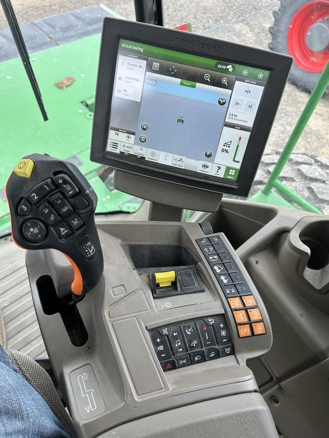 Image of John Deere W260R equipment image 4