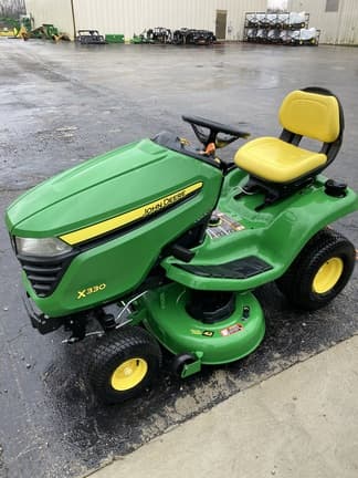 Image of John Deere X330 equipment image 3