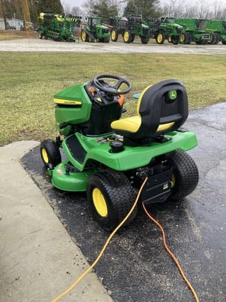 Image of John Deere X330 equipment image 1