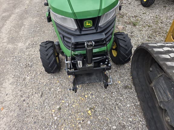 Image of John Deere X330 equipment image 4