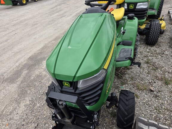 Image of John Deere X330 equipment image 1