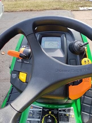 Image of John Deere X330 equipment image 4