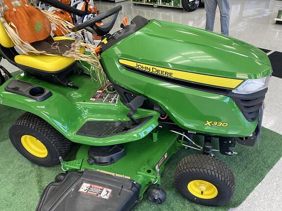 Image of John Deere X330 equipment image 1