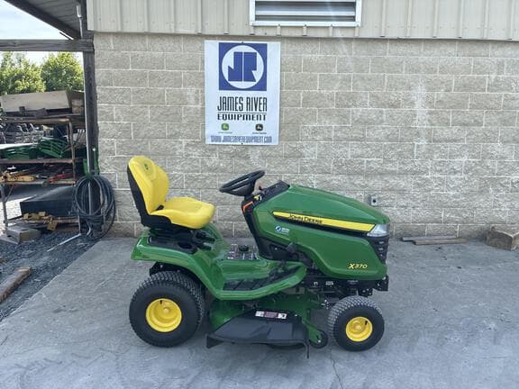 Image of John Deere X370 equipment image 4