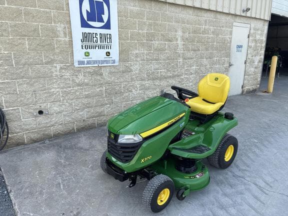 Image of John Deere X370 equipment image 1