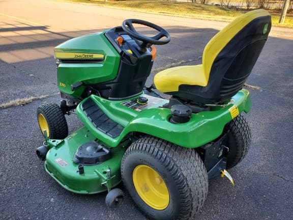 Image of John Deere X380 equipment image 4