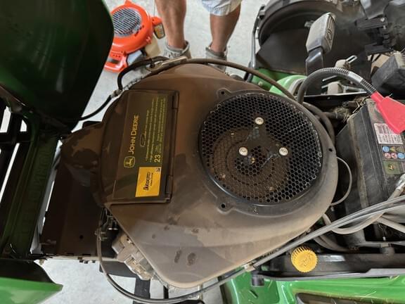 Image of John Deere X390 equipment image 3