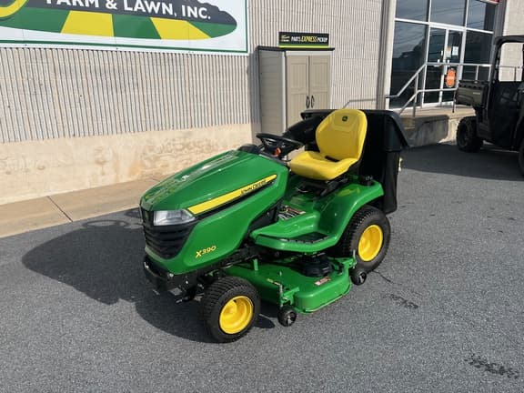 Image of John Deere X390 equipment image 1