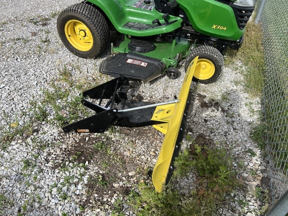 Image of John Deere X394 equipment image 3