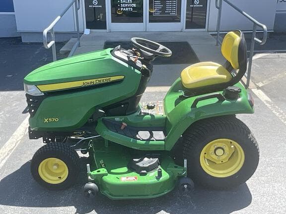 Image of John Deere X570 equipment image 4