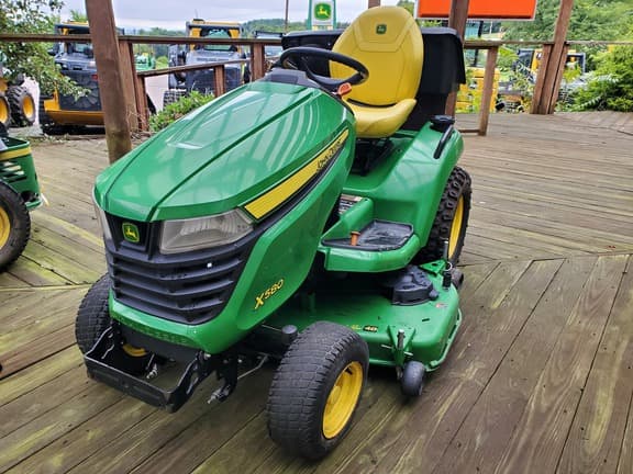 Image of John Deere X580 equipment image 2