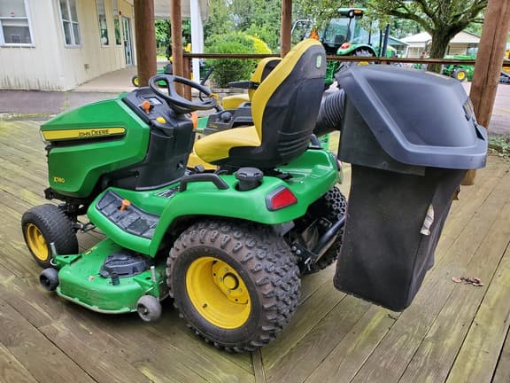 Image of John Deere X580 equipment image 4