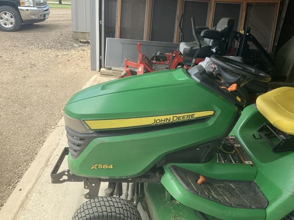 Image of John Deere X584 equipment image 4