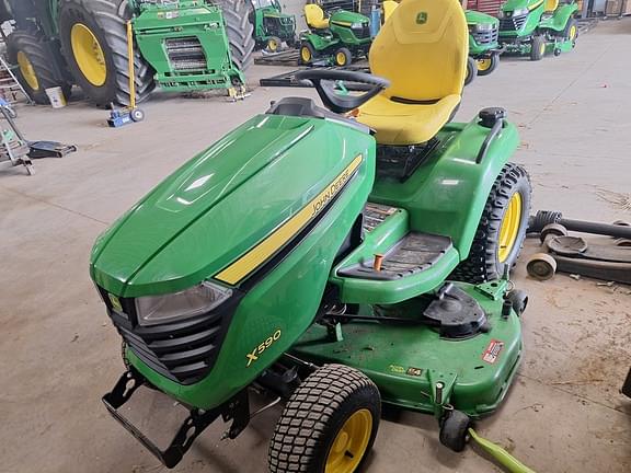 Image of John Deere X590 equipment image 3