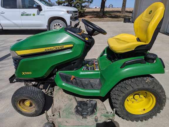 Image of John Deere X590 equipment image 1
