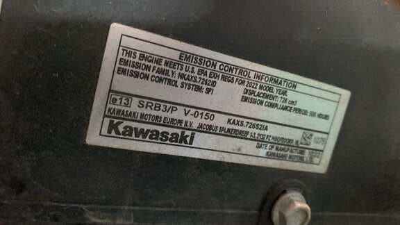 Image of John Deere X590 equipment image 3