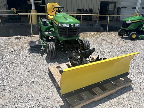 Image of John Deere X730 equipment image 2