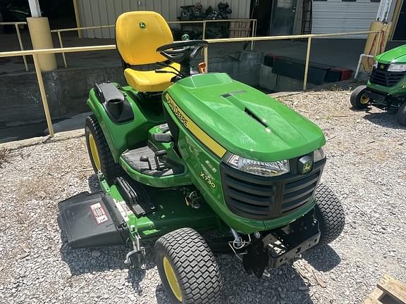 Image of John Deere X730 equipment image 1