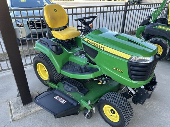 2023 John Deere X730 Equipment Image0