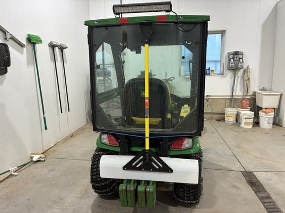 Image of John Deere X734 equipment image 4