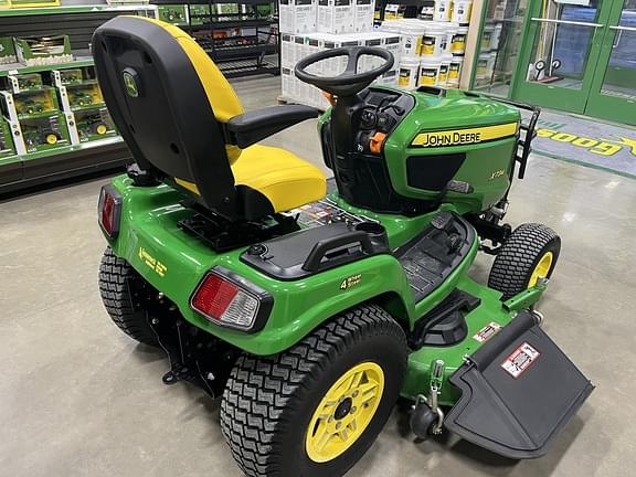 Image of John Deere X734 equipment image 3