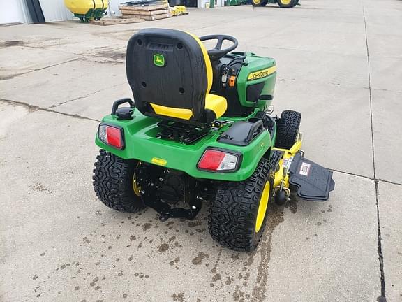 Image of John Deere X738 equipment image 4