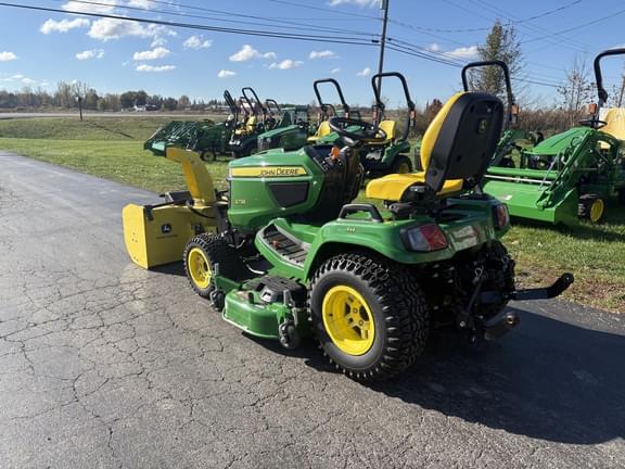Image of John Deere X738 equipment image 2