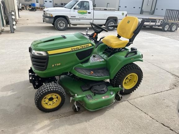 Image of John Deere X738 Primary image