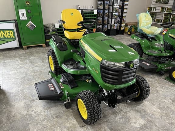Image of John Deere X738 equipment image 1