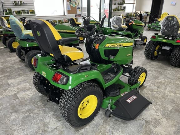 Image of John Deere X738 equipment image 2