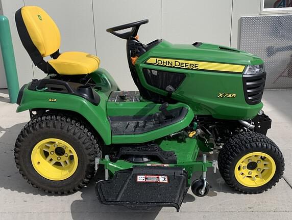 Image of John Deere X738 equipment image 1