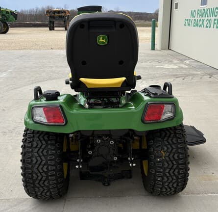 Image of John Deere X738 equipment image 3