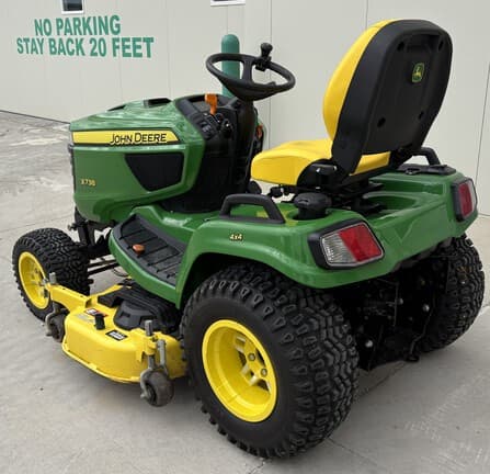 Image of John Deere X738 equipment image 4