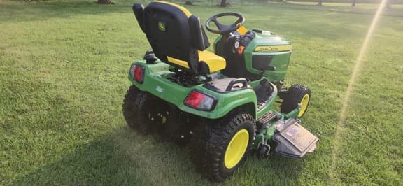 Image of John Deere X738 equipment image 3