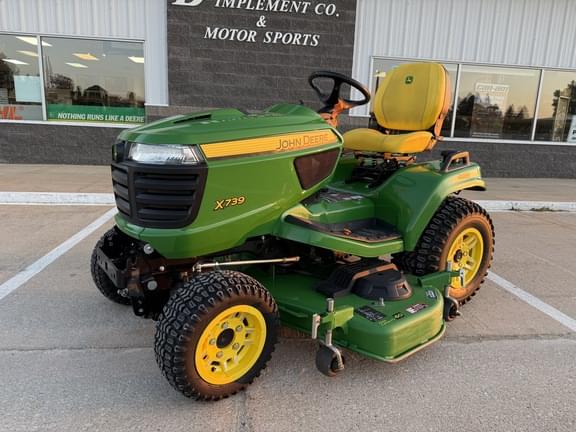 Image of John Deere X739 Primary image