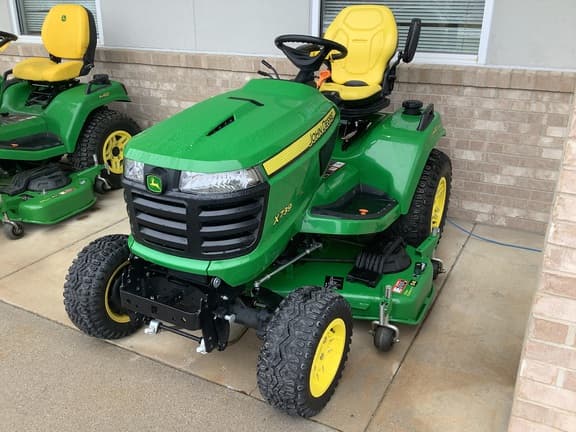 Image of John Deere X739 equipment image 1